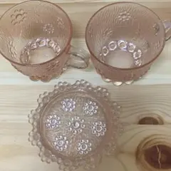 ピンク ガラス カップ2＆ソーサー