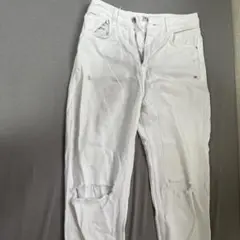 ZARA ホワイト ダメージデニム パンツのサムネイル