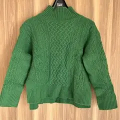 美品✨グリーン ケーブルニット 長袖セーター