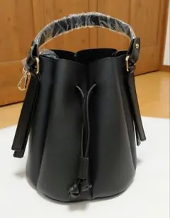 バケツ型 黒 合成皮革 ショルダーバッグ