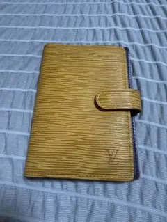 Louis Vuitton イエロー レザー 手帳