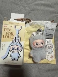 【正規品】 ラブブ ぬいぐるみ アルファベット PIN FOR LOVE C