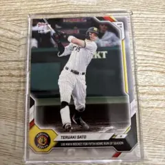 topps now 佐藤輝明／2026−17 打球速度180km/hの弾丸本塁打 - メルカリ