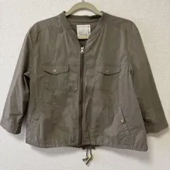 カーキジャケットのサムネイル
