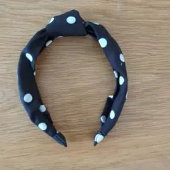 水玉模様のカチューシャ
