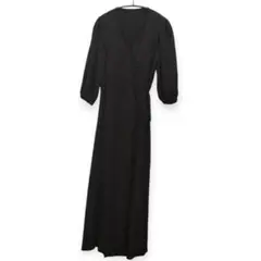 黒の長袖ラップスタイルロングドレス