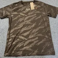 【未使用】Oakley パフォーマンスフィット Tシャツ XL ダークブラウン