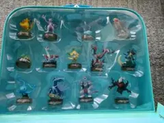 ポケモンフィギュアと収納トランク　セブンイレブン 2007非売品