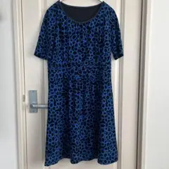 CECI OU CELA 青と黒のドット柄 半袖ワンピース