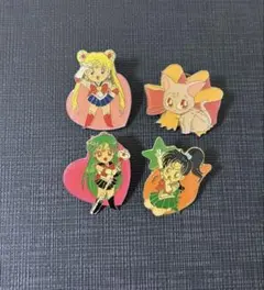 セーラームーン　ピンズ　平成　レトロ　4個セットのサムネイル