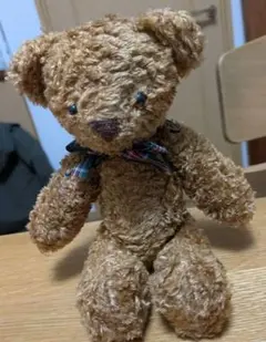 茶色いクマ型ぬいぐるみ