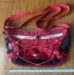 【最終値下げ】ナイキ Nike メッシュ サコッシュ 赤/黒 ショルダーバッグ