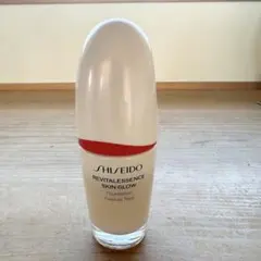 資生堂　エッセンス　スキングロウ　ファンデーション 130 Opal