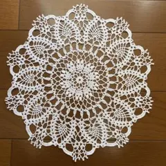 ハンドメイド ホワイト レース編み ドイリー13のサムネイル