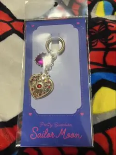 セーラームーン　バックチャーム　コズミックハートコンパクト