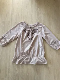 刺繍入りベージュ七分袖チュニック