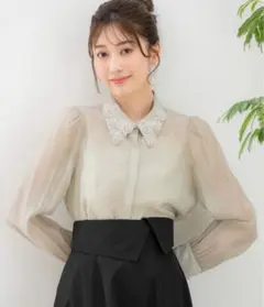 NOELA 襟モチーフブラウス