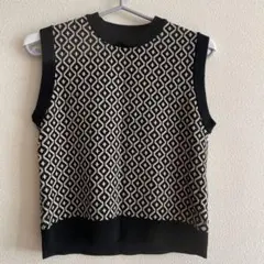 INGNI 幾何学模様 ベスト Mサイズ