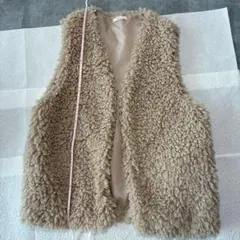 ベージュ ファー風 ノースリーブベスト