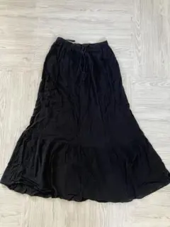 ユニクロ　Mサイズ　レディース　黒いロングスカート 紐付き
