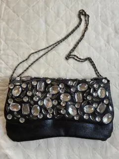 ビジュー付き黒クラッチバッグ