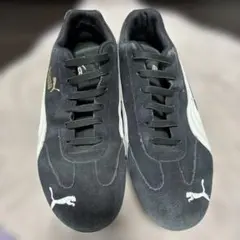 PUMA ブラック スエード スニーカー
