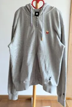 【新品未使用】BTS × マクドナルド コラボ パーカー XXL トレカなし BTS☆マクドナルドコラボパーカー☆新品 - メルカリ