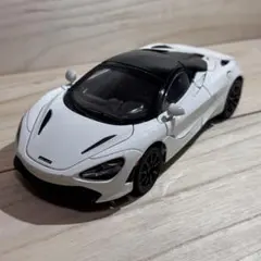 McLaren マクラーレン 720S spider 1/24 ミニカーホワイトのサムネイル