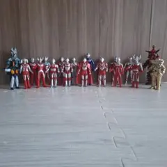 ウルトラマンフィギュアソフビ 16体セット怪獣付き
