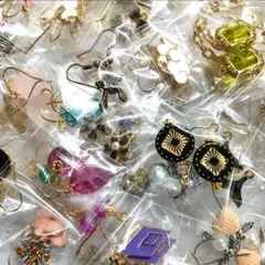 ☆超お得☆【大量☆100ペア】☆小ぶりで可愛い チャームピアス☆