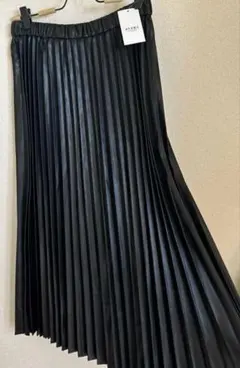 新品未使用　ビームスハート　黒 プリーツロングスカート