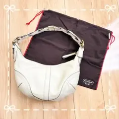 COACH コーチSoho Hobo Crescent Leather Bag