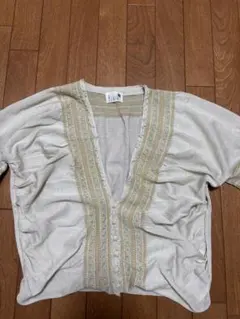 新品 アッシュビス アイボリー 刺繍 Vネック 半袖カーディガン
