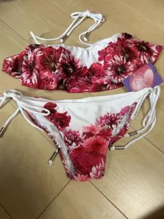 Rady 花柄 フリル ビキニ 水着　リゾフラのサムネイル