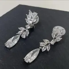 ウェディング　雫モチーフ キュービックジルコニア　ブライダル　イヤリング