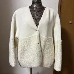 お値下げリバーシブル　アイボリー ボアジャケット Vネック