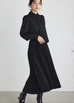 リエンダ　プリーツワンピース