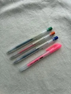 無印良品のボールペン緑・オレンジ・青 0.5mm イオンの蛍光ペン ピンク