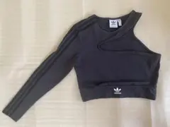 adidas 黒 クロップドジャージ
