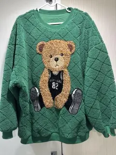 クマ刺繍グリーンオーバーサイズセーター
