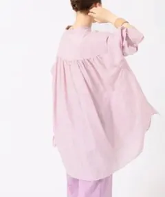 【美品】イエナ ラミーリヨセルバックギャザーシャツ(ピンク)のサムネイル