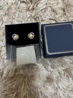 パールピアス ゴールド　サークルデザイン　プレゼント　結婚式　上品　メッキ加工