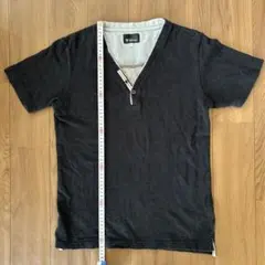 ダークグレー Vネック Tシャツ Mサイズのサムネイル