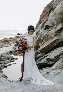 ウエディングドレス エレガントレース くるみボタン ノースリーブ