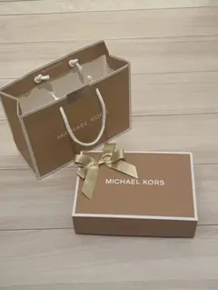 MICHAEL KORS ギフトボックスとショップ袋セット