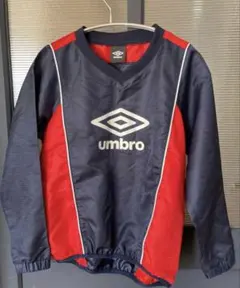 人気色　UMBRO ピステ ウィンドブレーカー 140 ネイビー×レッドのサムネイル