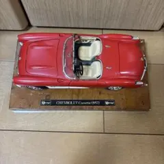 Bburago Chevrolet Corvette 1957 ミニカーのサムネイル