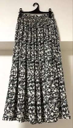 ローリーズファーム花柄ロングフレアスカート ウエストゴム フリーサイズ