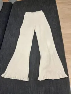 カスタネ　裾フリルリブニットパンツ