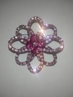 サクラ色ブローチ